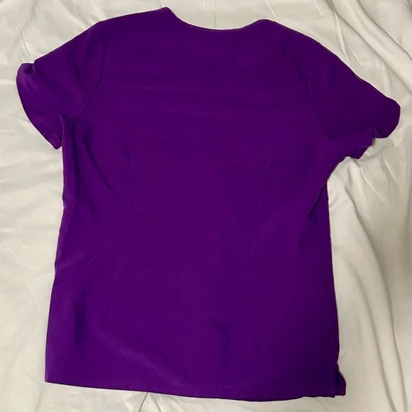 FIGS Purple Scrub Set- Joggers with Pink Drawstring - Picture 6 of 6